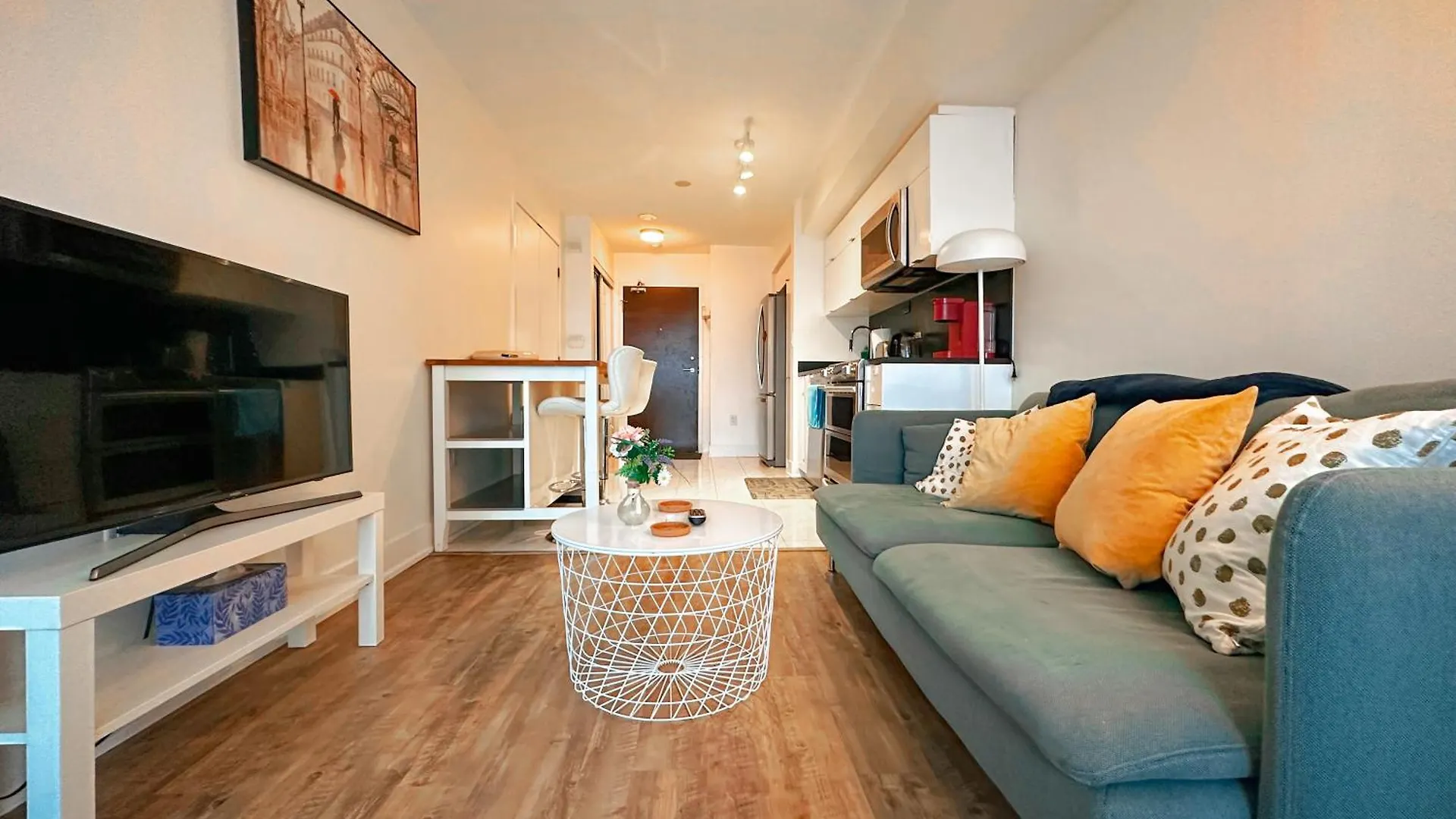 Apartment 300 Front Suites - Two Beds With Free Parking Toronto