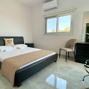 napa-court-2.hotelsatayianapa.com/